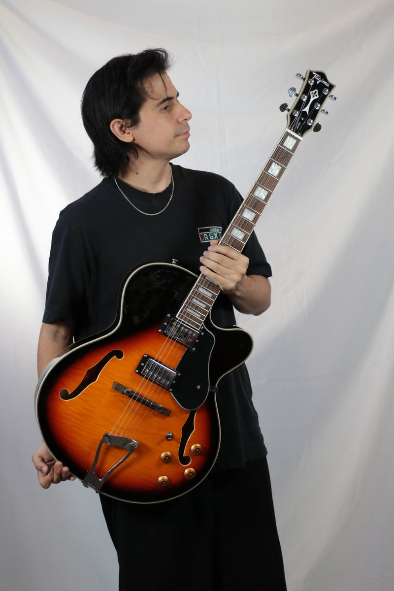 ALEX MARTÍNEZ. RIFF HERO