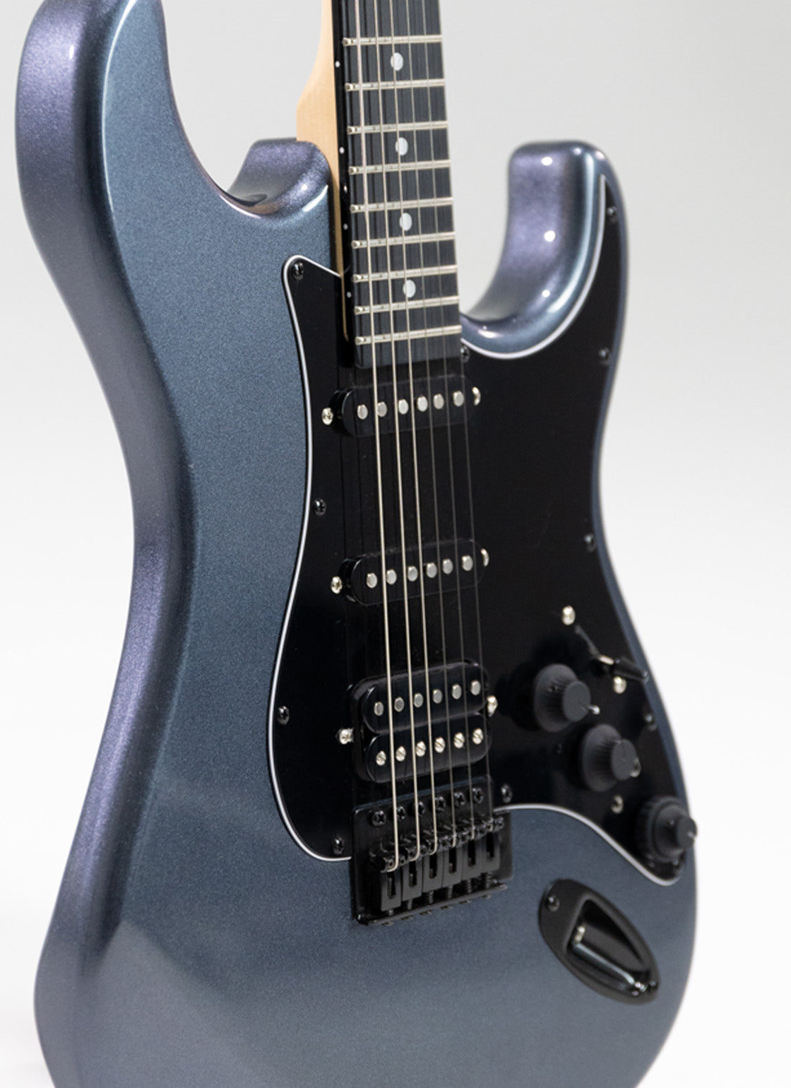 GUITARRA ELÉCTRICA | SIXMART METALIC DEEP SILVER + AUDIFONOS SOUNDKING EJ028